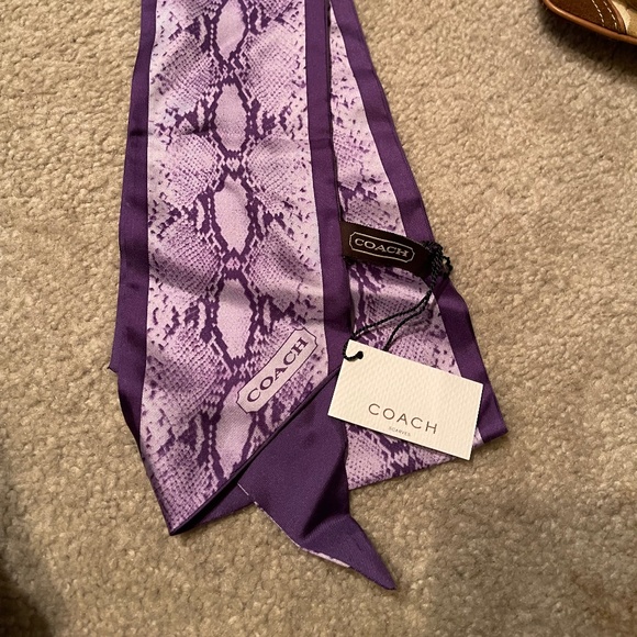 BRAND NEW COACH REVERSIBLE SCARF NWT - Picture 2 of 3